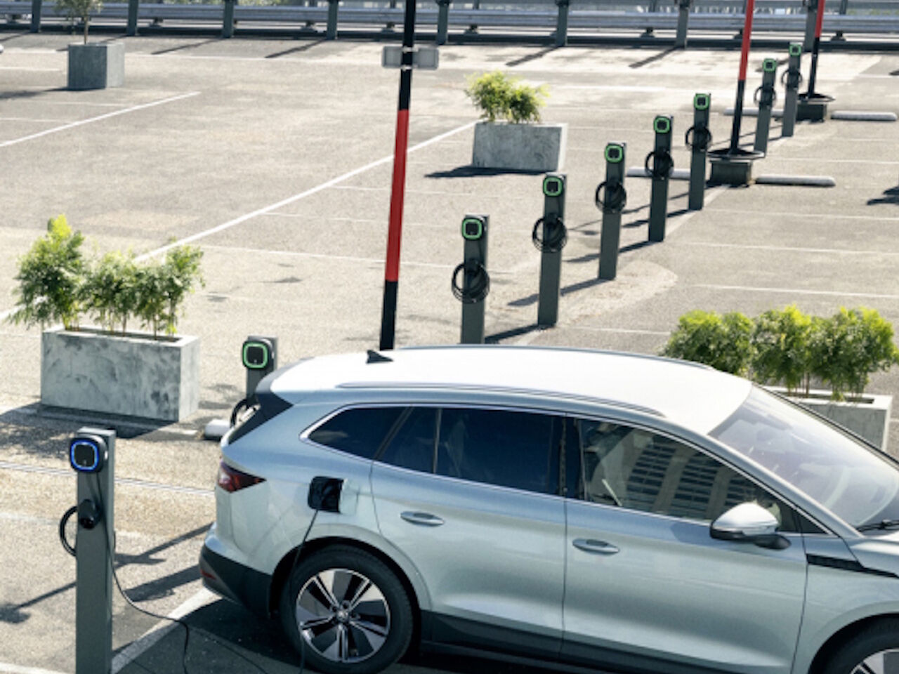 Electric Vehicles & Solar: Power Your Fleet Smarter