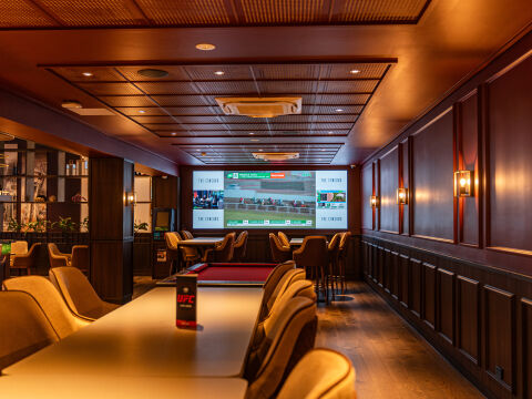 LED Screens for Hospitality Venues: The Best Indoor & Outdoor Options for Clubs, Pubs and Bars