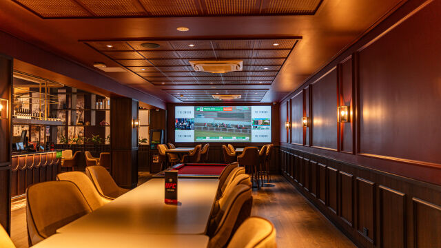 LED Screens for Hospitality Venues: The Best Indoor & Outdoor Options for Clubs, Pubs and Bars
