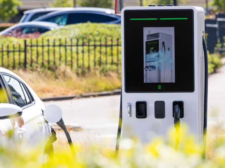 DC Fast Chargers (25kW–350kW)